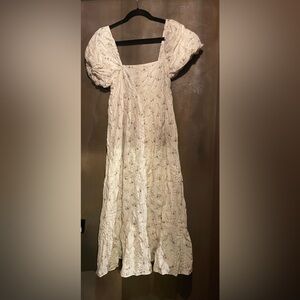 Storia Cream Floral Maxi Dress